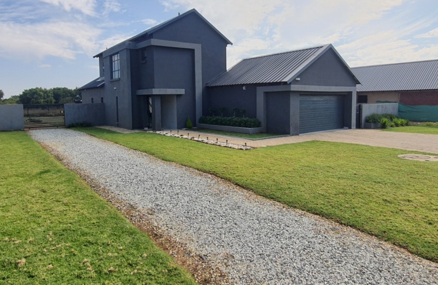 To Let 3 Bedroom Property for Rent in La Camargue Private Country Estate North West